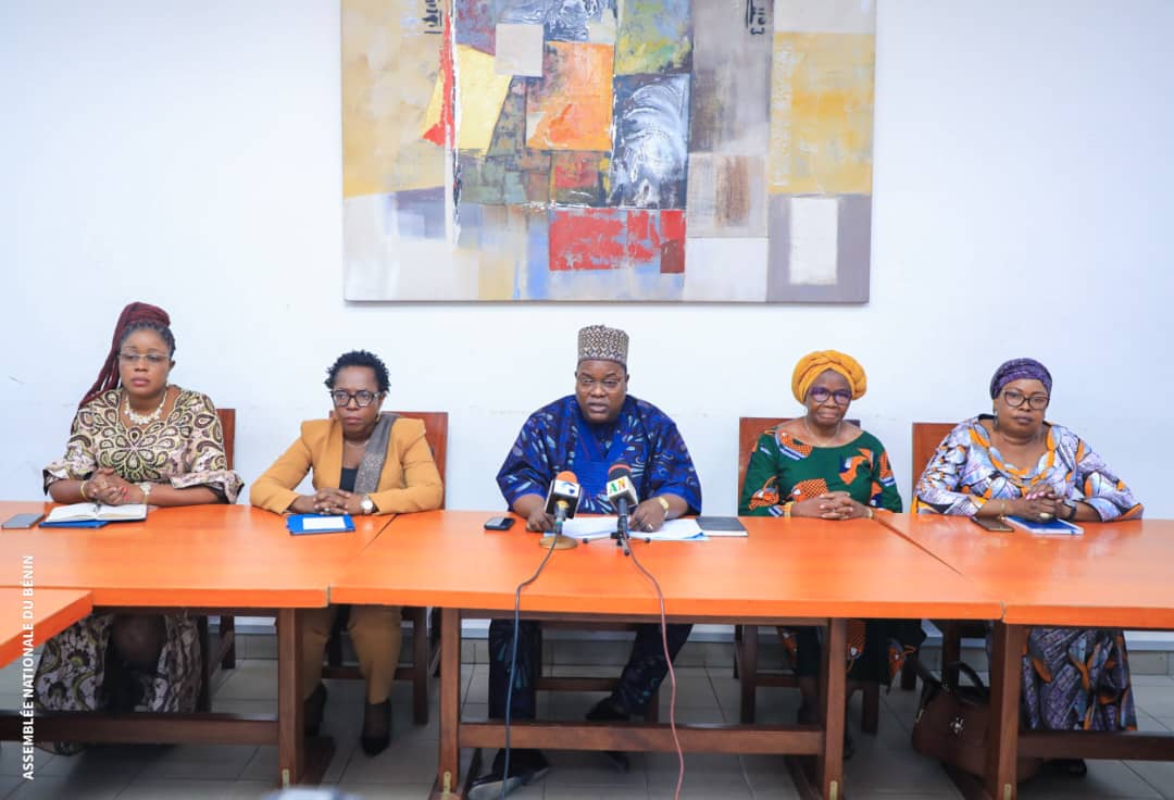 Assemblée nationale 10e législature au Bénin : les membres du bureau du ...